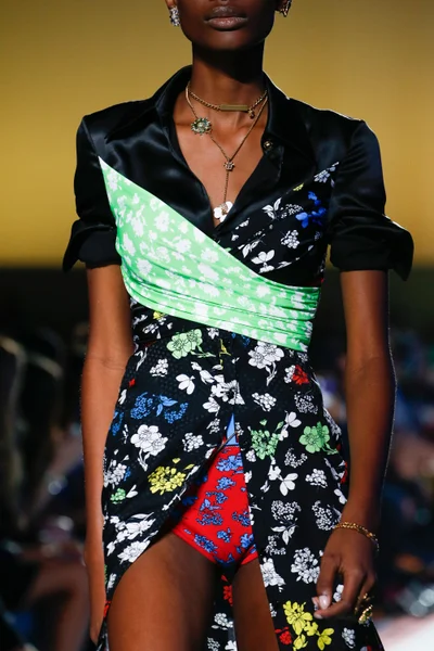 Look 55